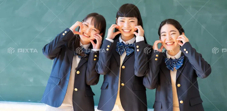 生徒たちの笑顔の写真